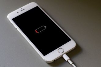 porque iphone descarrega rápido