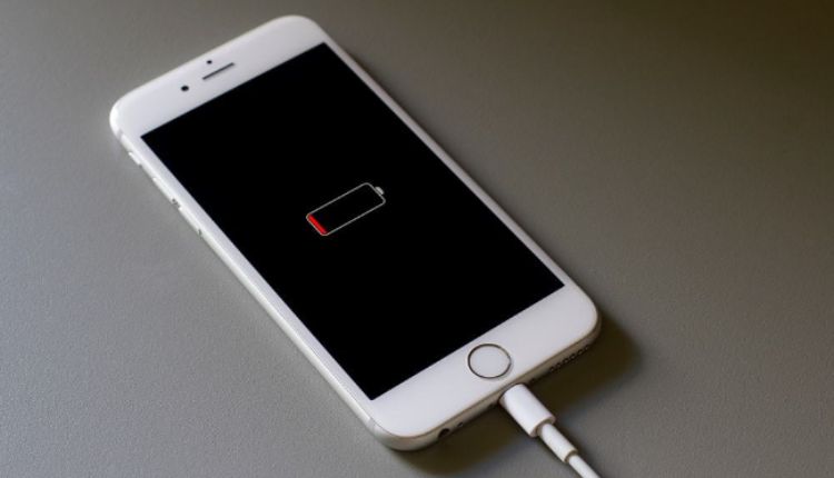 porque iphone descarrega rápido